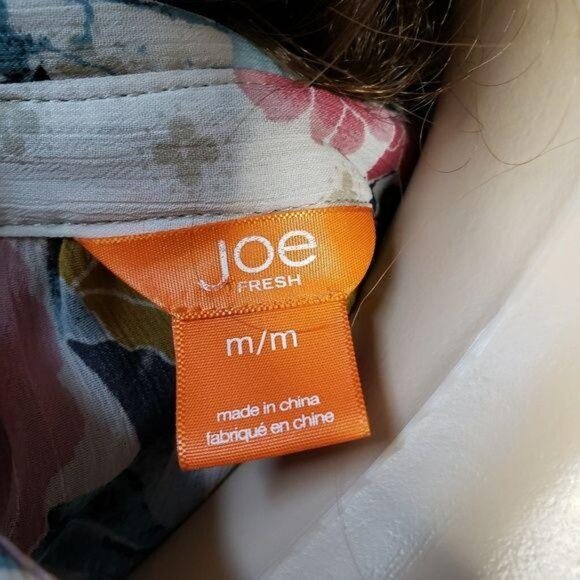 Joe Fresh Floral Print Button-Up Blouse Size M With Long Sleeves & Lightweight S - Picture 6 of 6